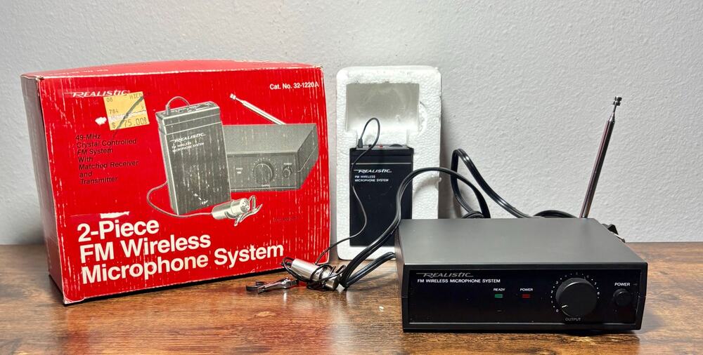 Vintage Realistic 2-Piece FM Wireless Microphone System Model 32-1220A Tested